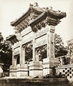Felice Beato - Arch in the Lama Temple, near Pekin, October, 1860
